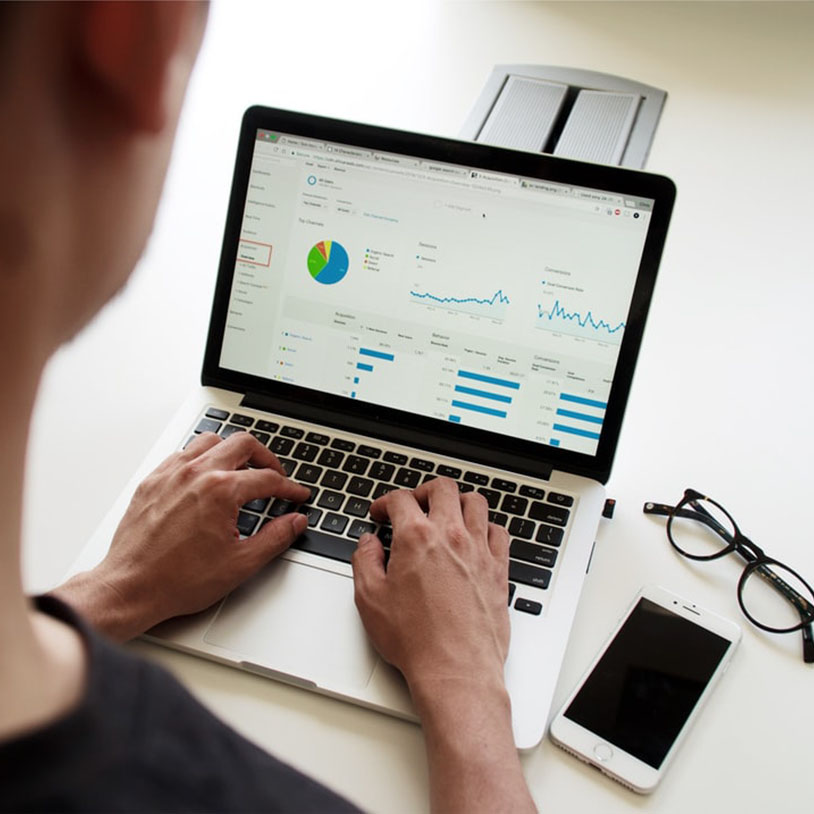 photo-1542744173-05336fcc7ad4 拷贝.jpg